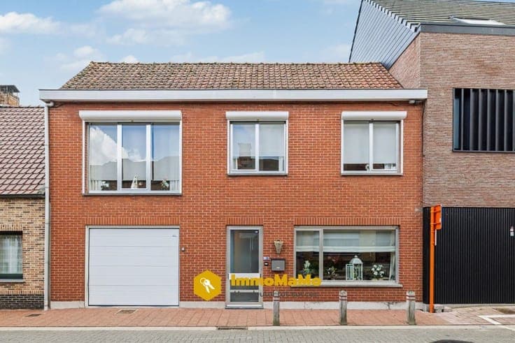 WONING MET 3 SLAAPKAMERS, INPANDIGE GARAGE EN STEIGER AAN...