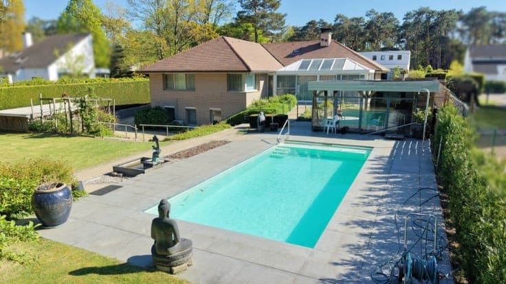 Villa van 349m² op 29a67ca met openluchtzwembad