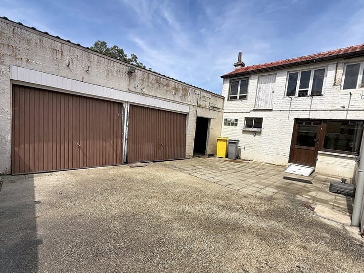 Te renoveren woning met 3 slpks en zolder, tuin, 12a 06ca