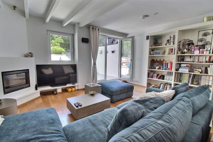 A deux pas de la place Communale, Maison 4 ch, renovée