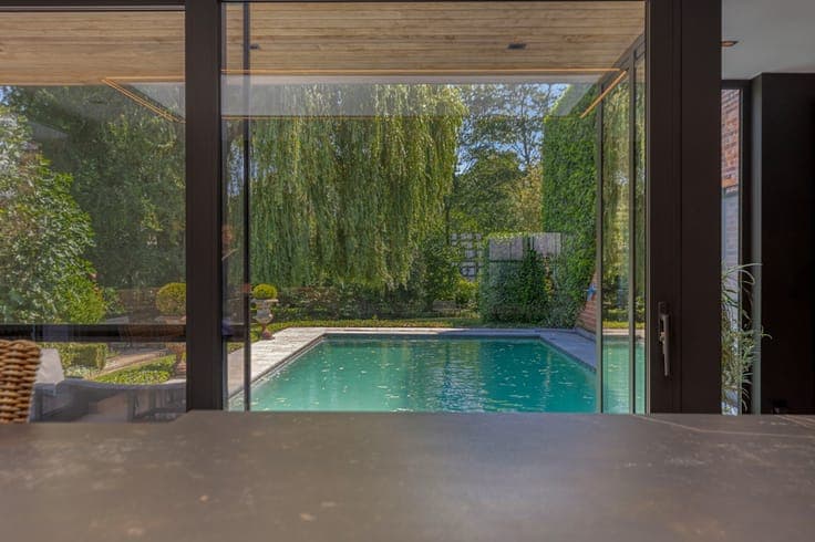 Surprising green gem near the center of Overmere