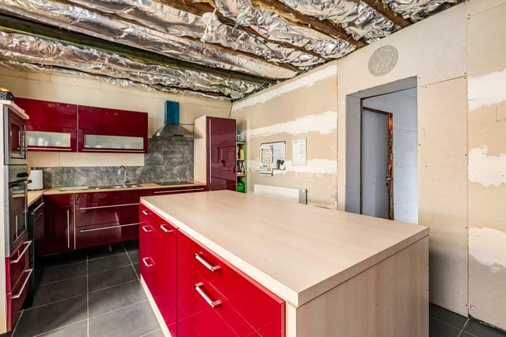 Spacious semi-detached home with large garden