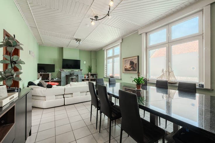 6-bedroom house with wellness facilities in Oudenburg