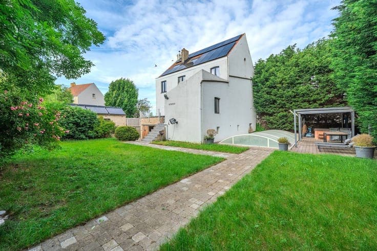 6-bedroom house with wellness facilities in Oudenburg
