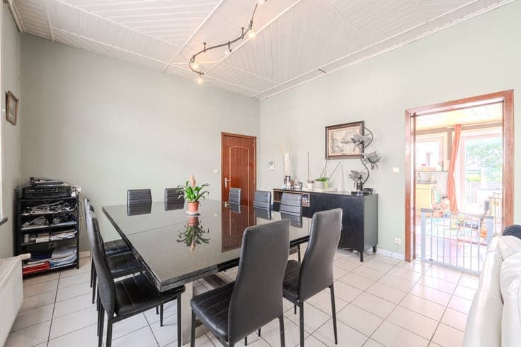 6-bedroom house with wellness facilities in Oudenburg