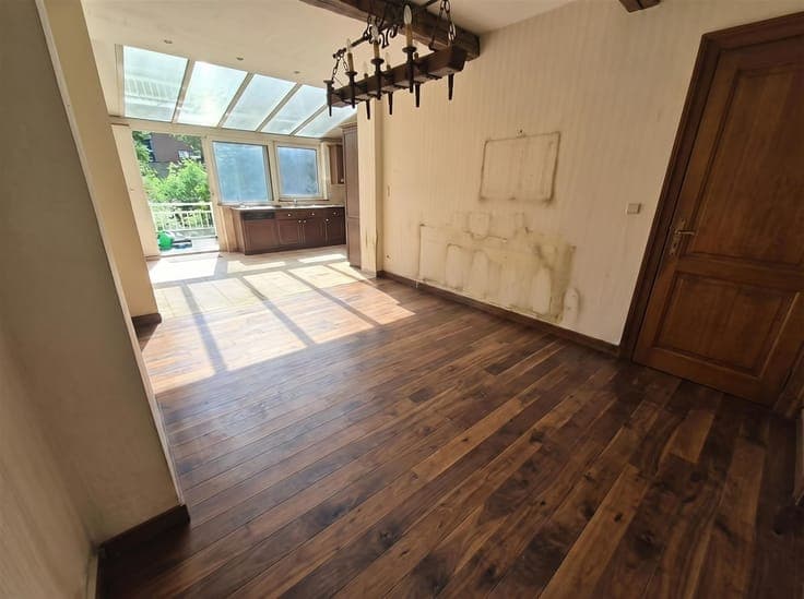 Big House 4 Bedrooms to renovate, Liège, 300m² Living space