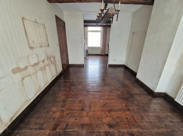 Big House 4 Bedrooms to renovate, Liège, 300m² Living space