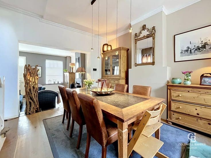 Charming semi-detached house ideally located near Place Sain