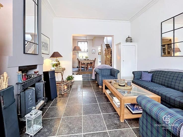 Charming semi-detached house ideally located near Place Sain