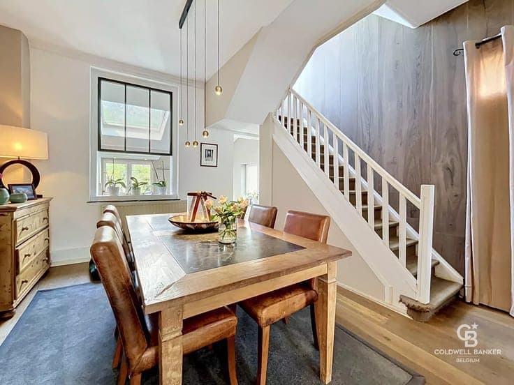 Charming semi-detached house ideally located near Place Sain