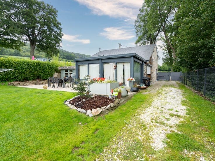House with equestrian facilities in Vielsalm