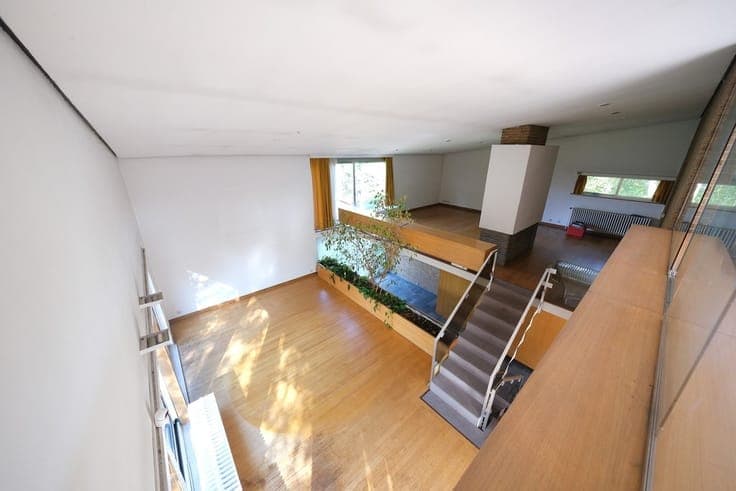 House + building plot