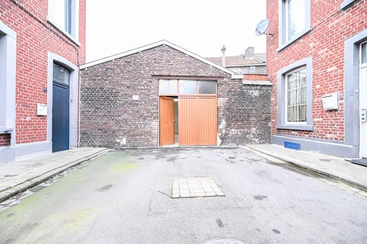 House 2 bedrooms with possibility of 4 in Tilleur