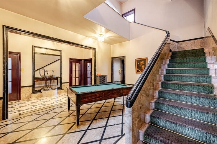 Characterful townhouse with authentic