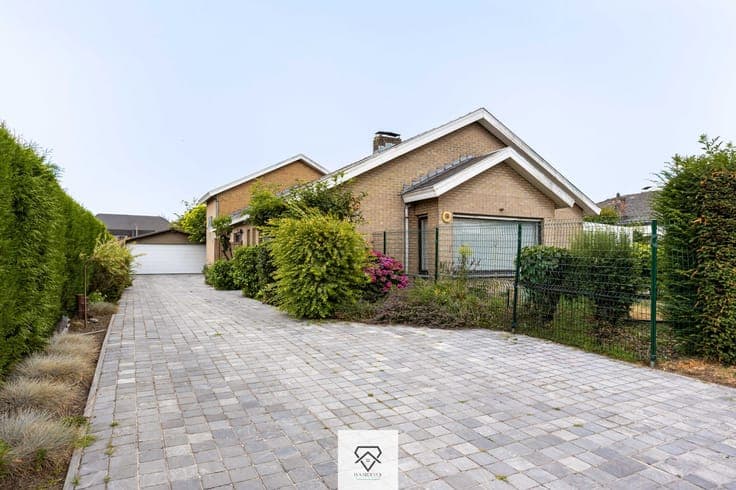 Ruime vrijstaande woning op toplocatie in het hart van Ev...