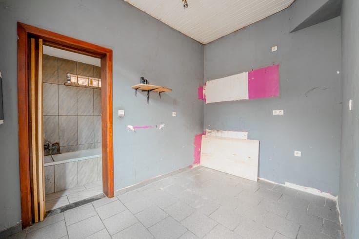 For Sale: House with Independent Studio to Renovate