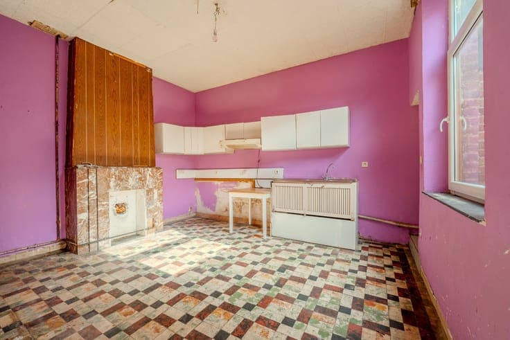 For Sale: House with Independent Studio to Renovate