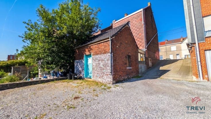 Jolie maison à rénover avec jardin