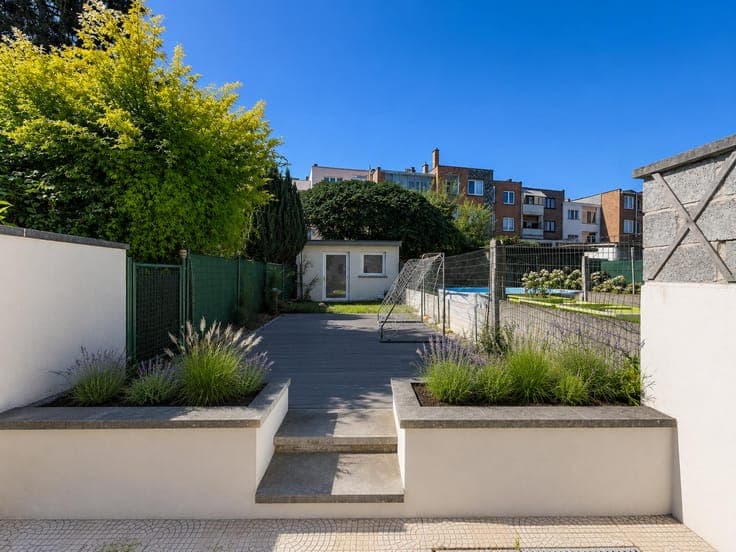 CHARMING 3-BEDROOM HOUSE WITH A TERRACE AND GARDEN