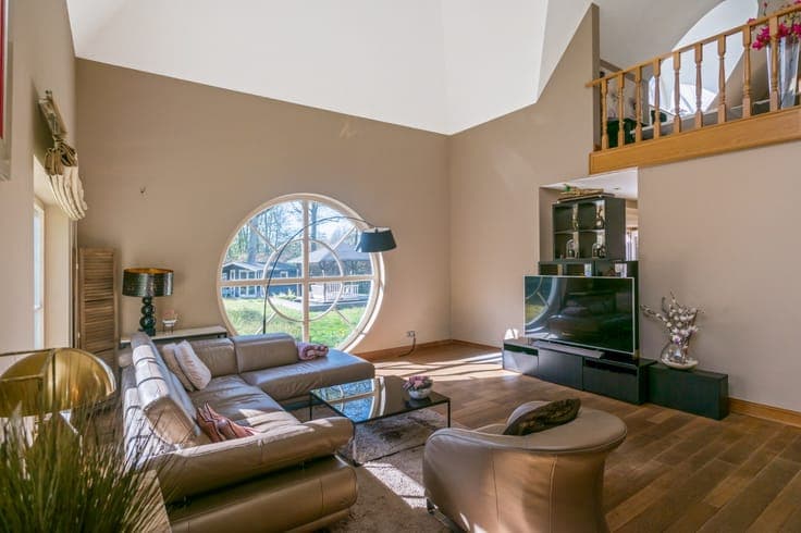 Spacious villa (413 m²) in prime location in Belsele