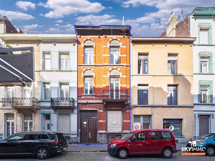 BUILDING+ REAR HOUSE - 7 BEDROOMS - 340M² - IDEAL INVESTMENT