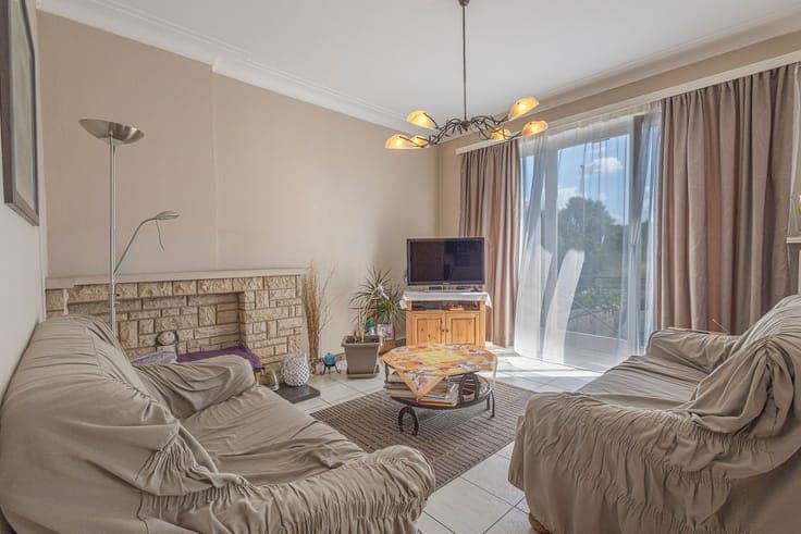 Spacious 3-bedroom villa with beautiful views in Dilbeek
