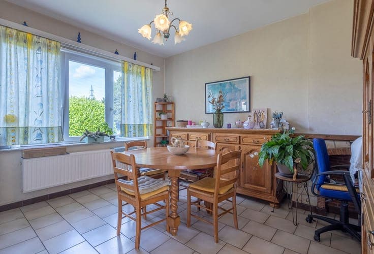 Spacious 3-bedroom villa with beautiful views in Dilbeek