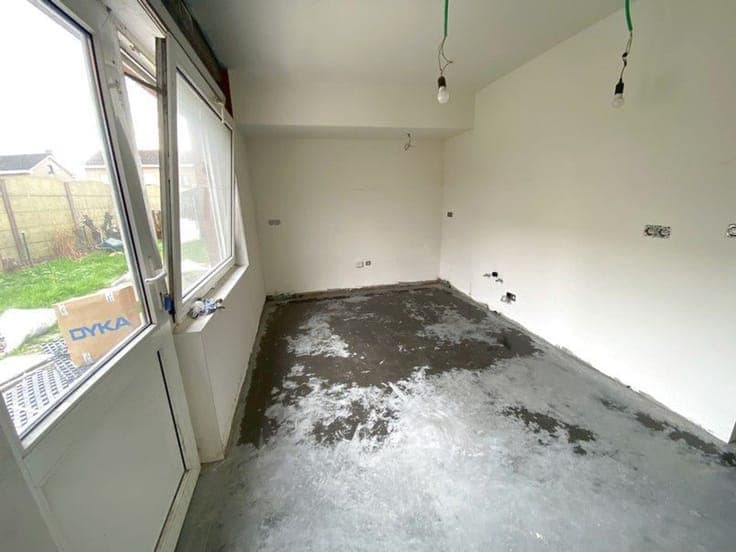 Vrijstaande, bijna volledig vernieuwde woning !