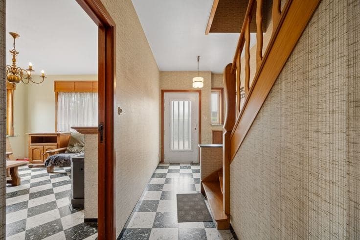 Quietly located house with 3 bedrooms in need of modernisat…