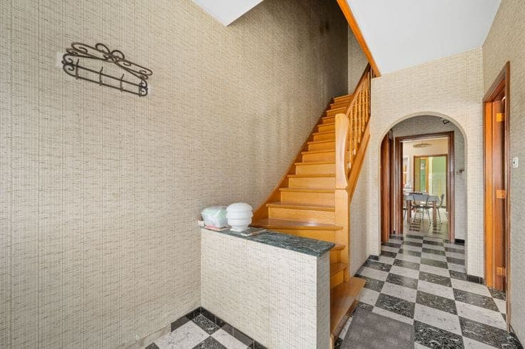 Quietly located house with 3 bedrooms in need of modernisat…