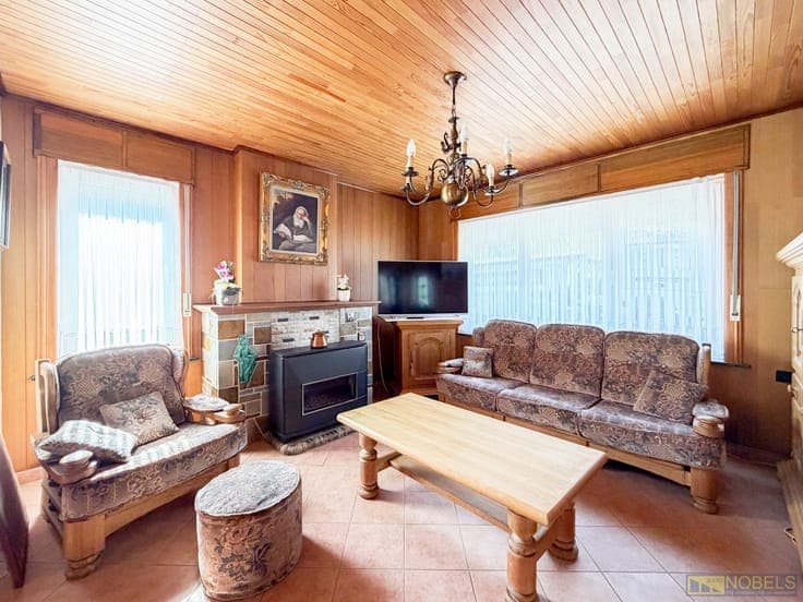 Te koop, Te renoveren halfopen bebouwing met garage op ru...