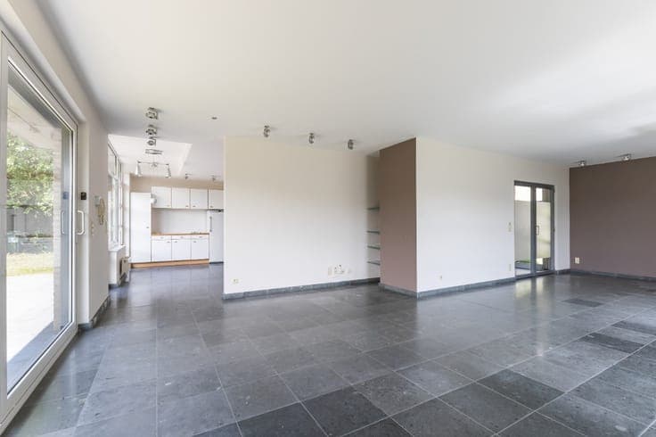 Move-in ready home bordering the forest in De Panne.