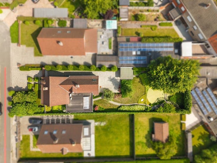 Exclusive property with a beautiful garden in Wielsbeke