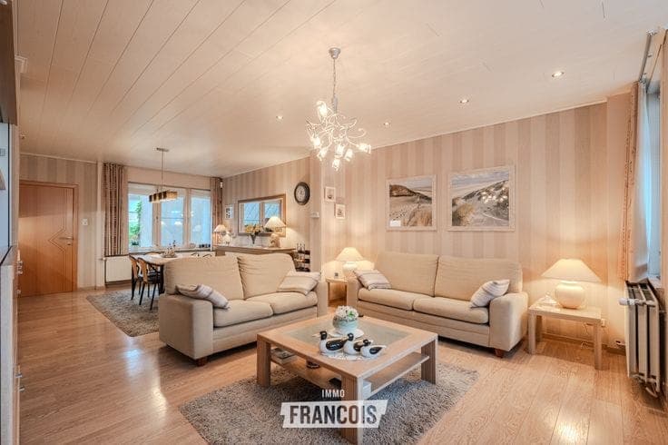 Characterful townhouse with 6 bedrooms in the heart of West…