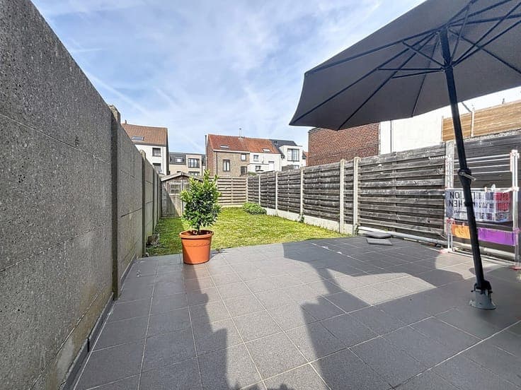 House of approx. 160m² + garden/terrace of approx. 75m²!