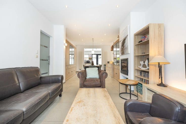 Move-in-ready family home! PEB D