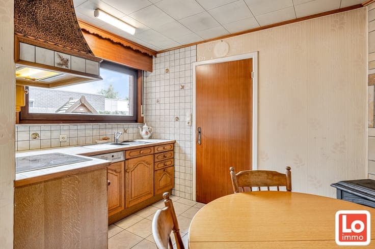Ruime halfopen bebouwing met 3 slaapkamers, garage en zon...