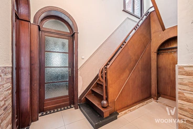 Spacious character home with 3 bedrooms and potential