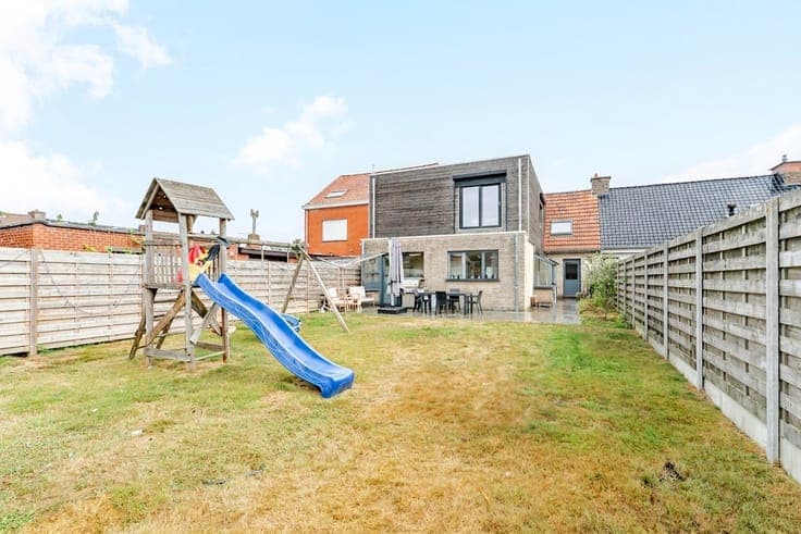 Ruime energiezuinige woning met grote tuin vlakbij centru...