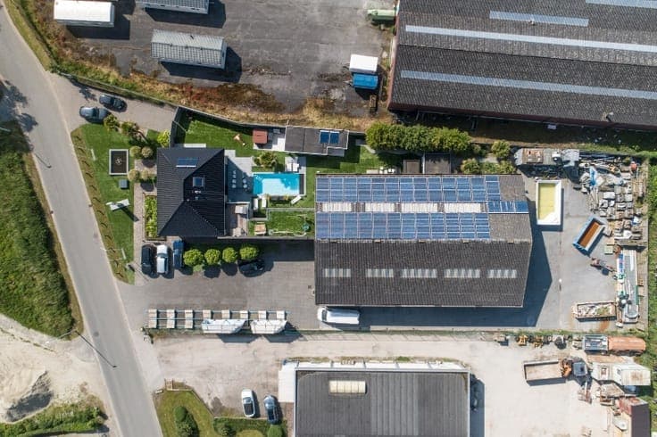 Magazijn met villa te koop