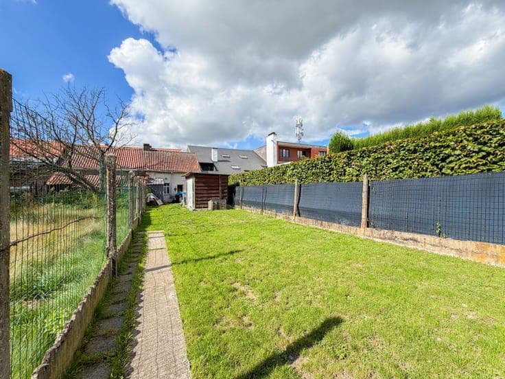 Te koop, Ruime gezinswoning met 3 slaapkamers en grote tu...