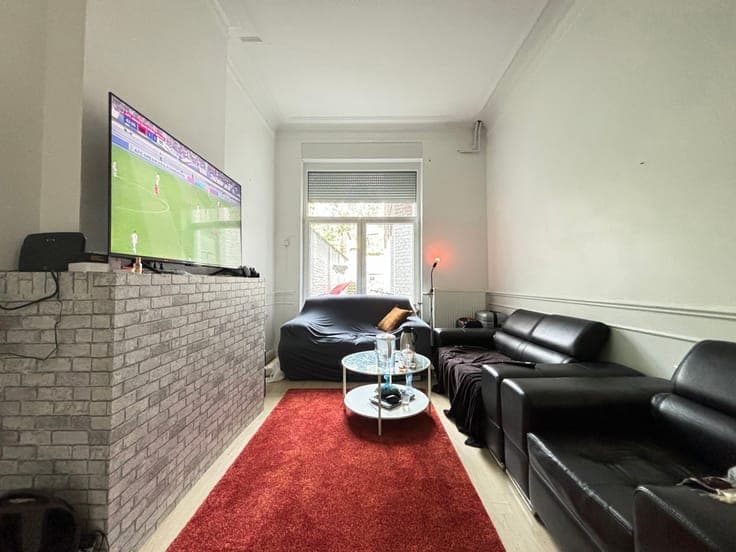 MAISON UNIFAMILIALE - 5CH - 3 SDB - COUR - JARDIN DE 130 M2