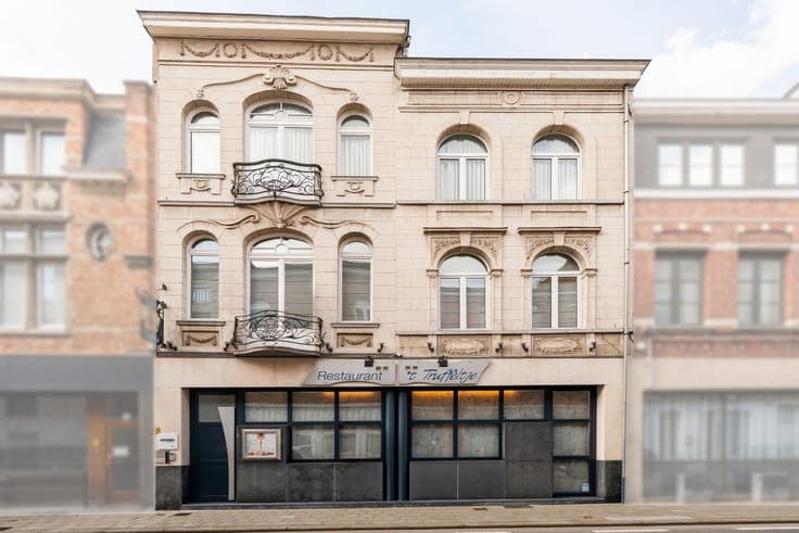 Characterful commercial property in Dendermonde