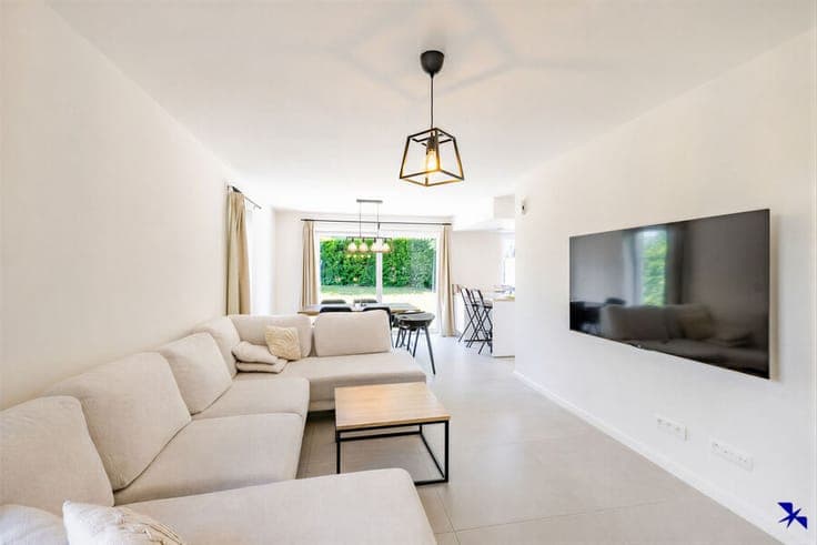 Move-in ready energy-efficient house with 4 bedrooms, garage