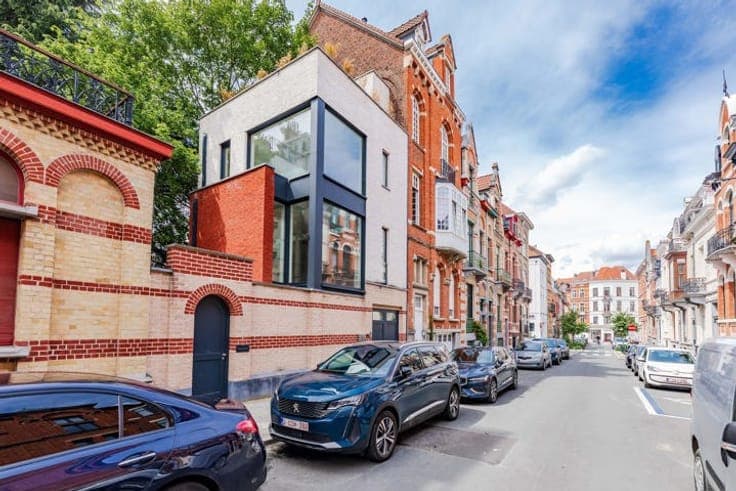 European Quarter: new house with rooftop terrace