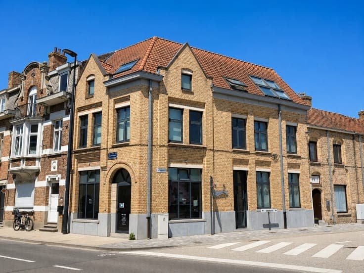 mooie opbrengsteigendom in hartje Diksmuide