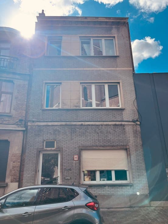 3-unit building with terraces and a southwest-facing garden