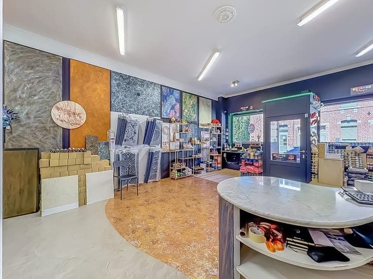 TRES BEL IMMEUBLE MIXTE (COMMERCE ET MAISON), TB SITUATION