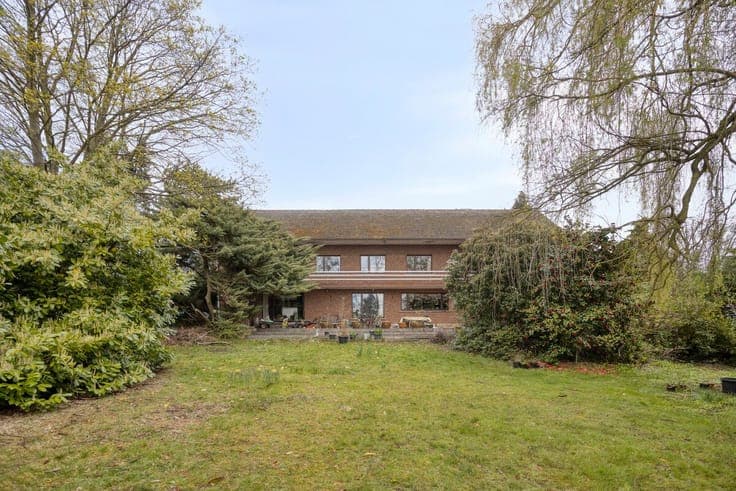 Character villa of 410 m² on 18a in Kaggevinne