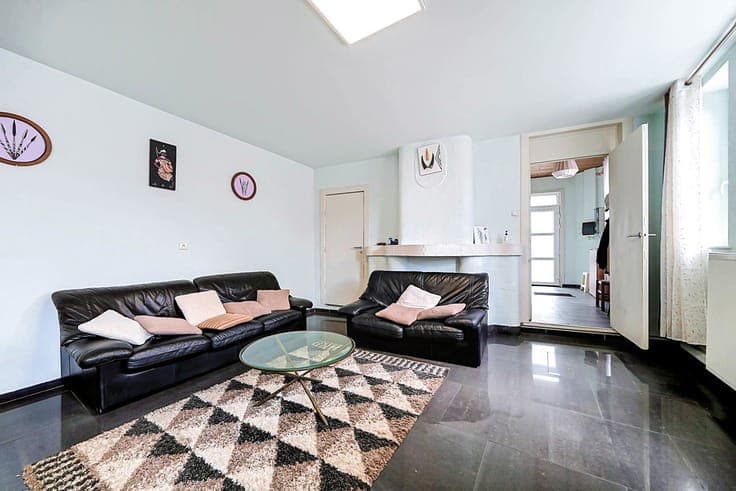 maison rénovée 3 chambres louée 850 € par mois.